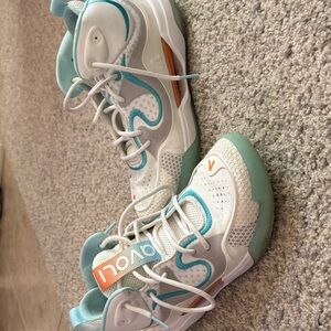 Avoli Volleyball Shoes 7.5